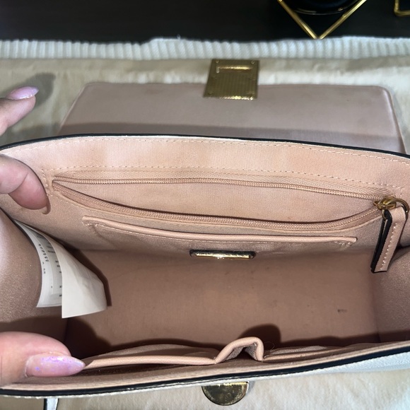 Soft Pink, Cream and Gold Pearl Hand bag. - Picture 2 of 2